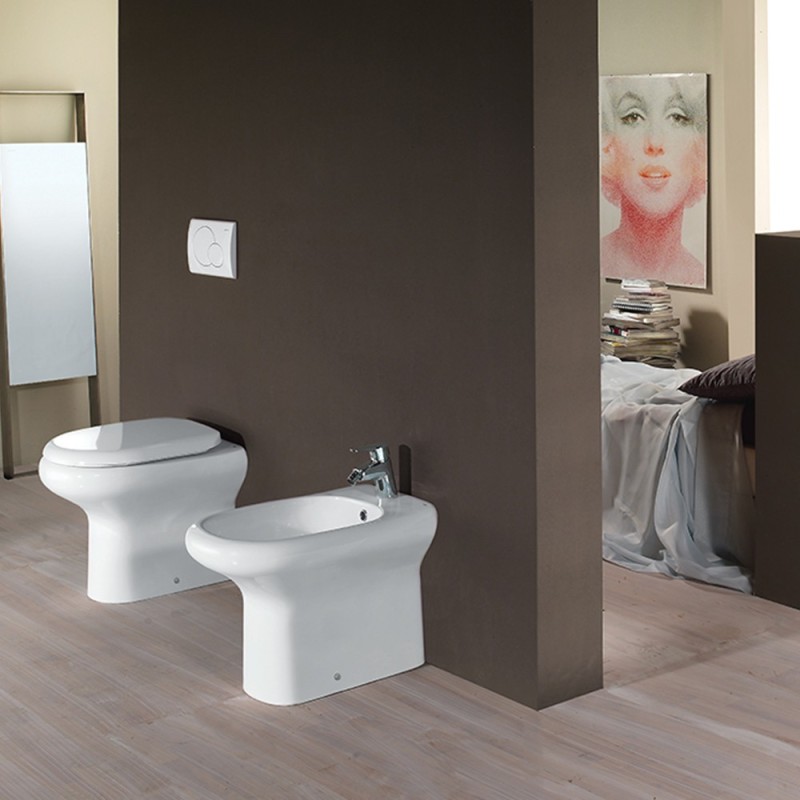 Vaso con scarico multi completo di raccordo - serie touring Rak Ceramics SCACER0225VM