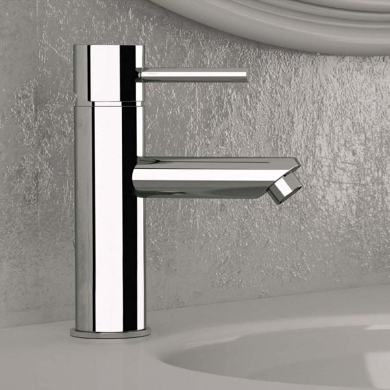 Miscelatore per lavabo dotato di scarico, serie suvi. serie minimalista raffinata e funzionale per ottenere il massimo confor...