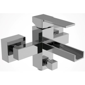 Rubinetto vasca - serie qubika cascata. Remer QC05