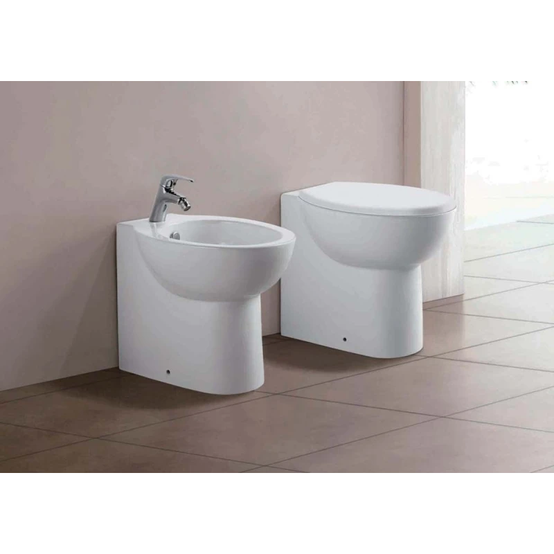 Vaso Mia Feridras filo muro in ceramica bianco lucido