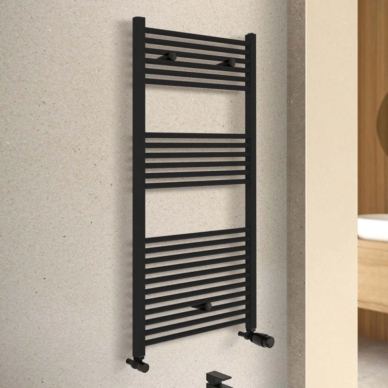 Termoarredo dritto nero opaco 120x50 cm interasse 45 cm