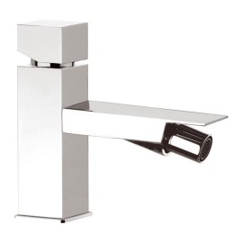 Rubinetto per bidet di daniel rubinetteri cube waterfall caratterizzato da un design quadro Daniel Rubinetterie CU604BCR