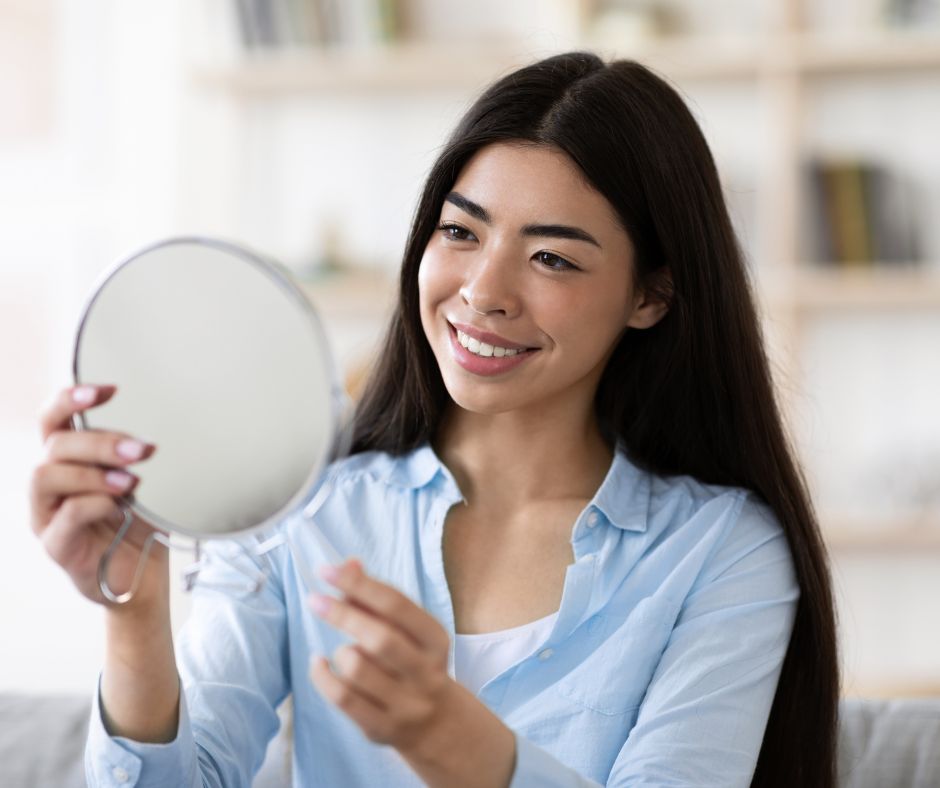Specchi da bagno: tipologie, modelli e funzionalità must have