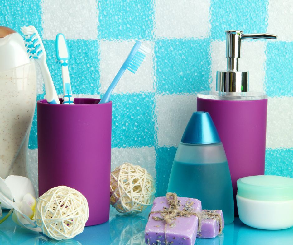 Accessori bagno colorati: trend e abbinamenti